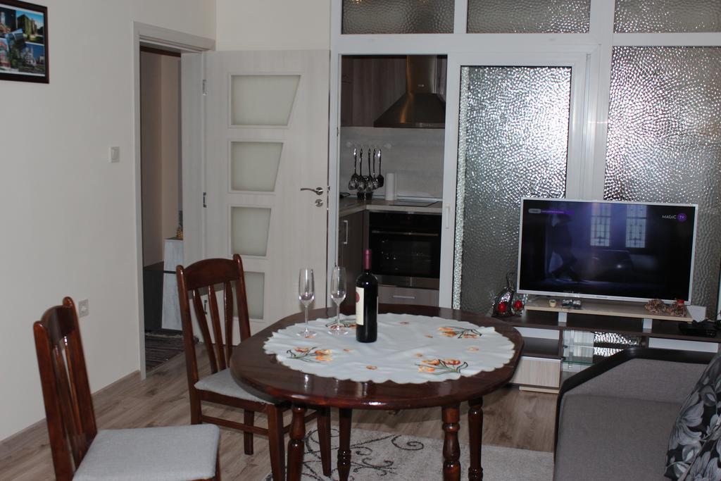 וארנה Apartment Central מראה חיצוני תמונה