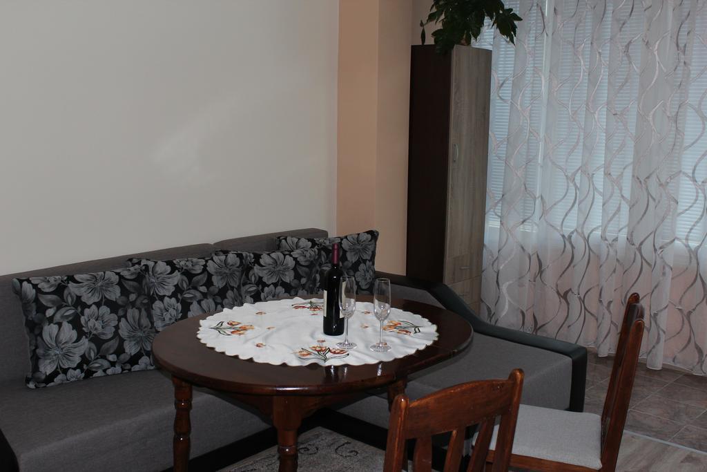 וארנה Apartment Central מראה חיצוני תמונה