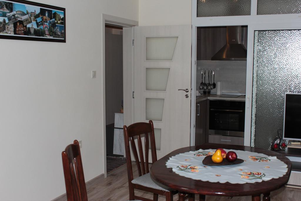 וארנה Apartment Central מראה חיצוני תמונה
